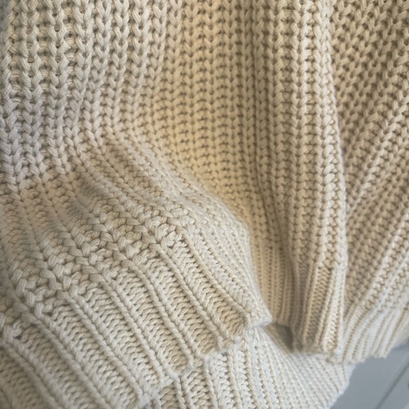 CHUNKY KNIT 2 tone sweater . Black and tan! VERY VERSATILE!! Great quality! M/L - Picture 7 of 8